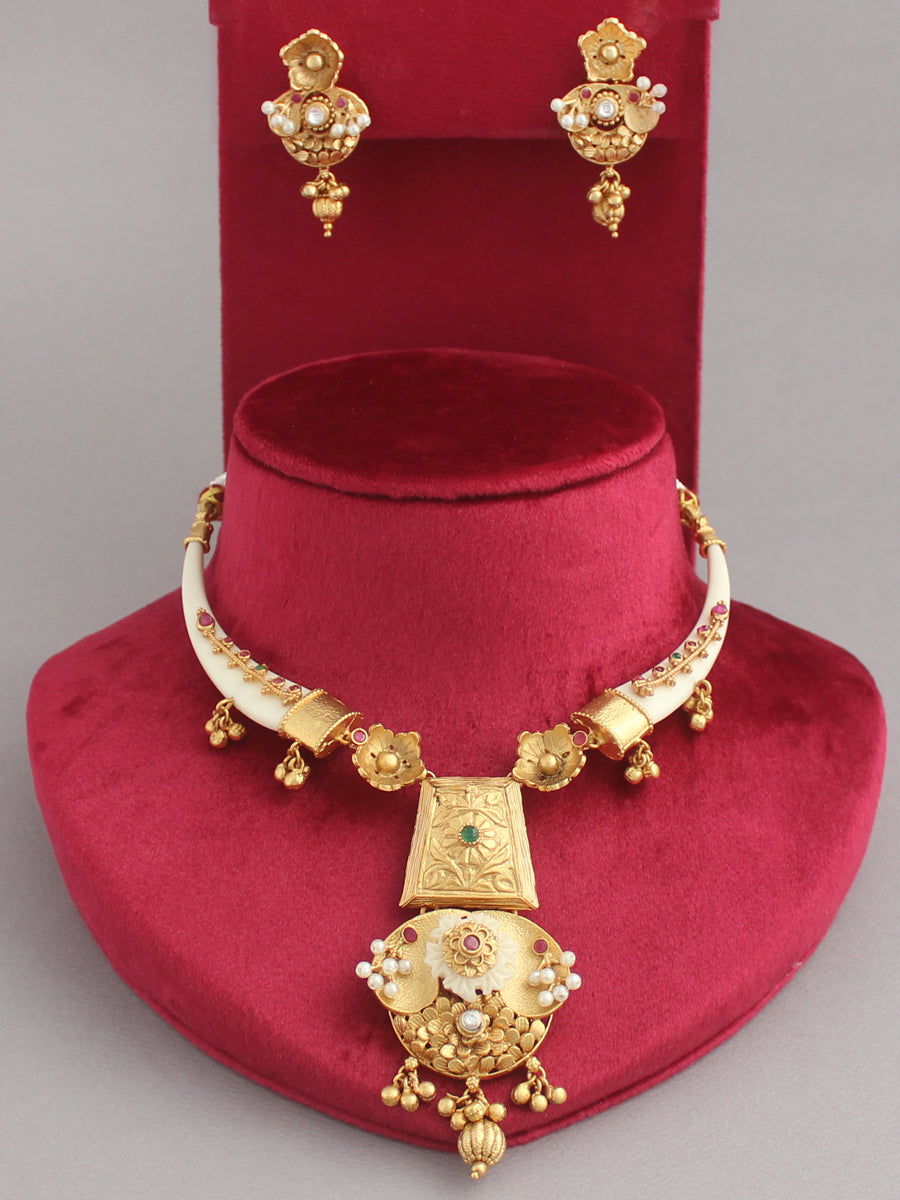 Paridhi Necklace Set-Golden