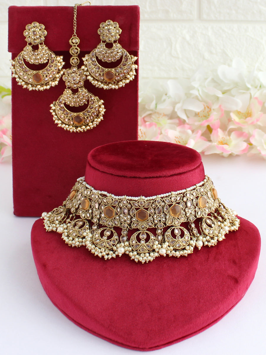 Suneeti Necklace Set-Golden