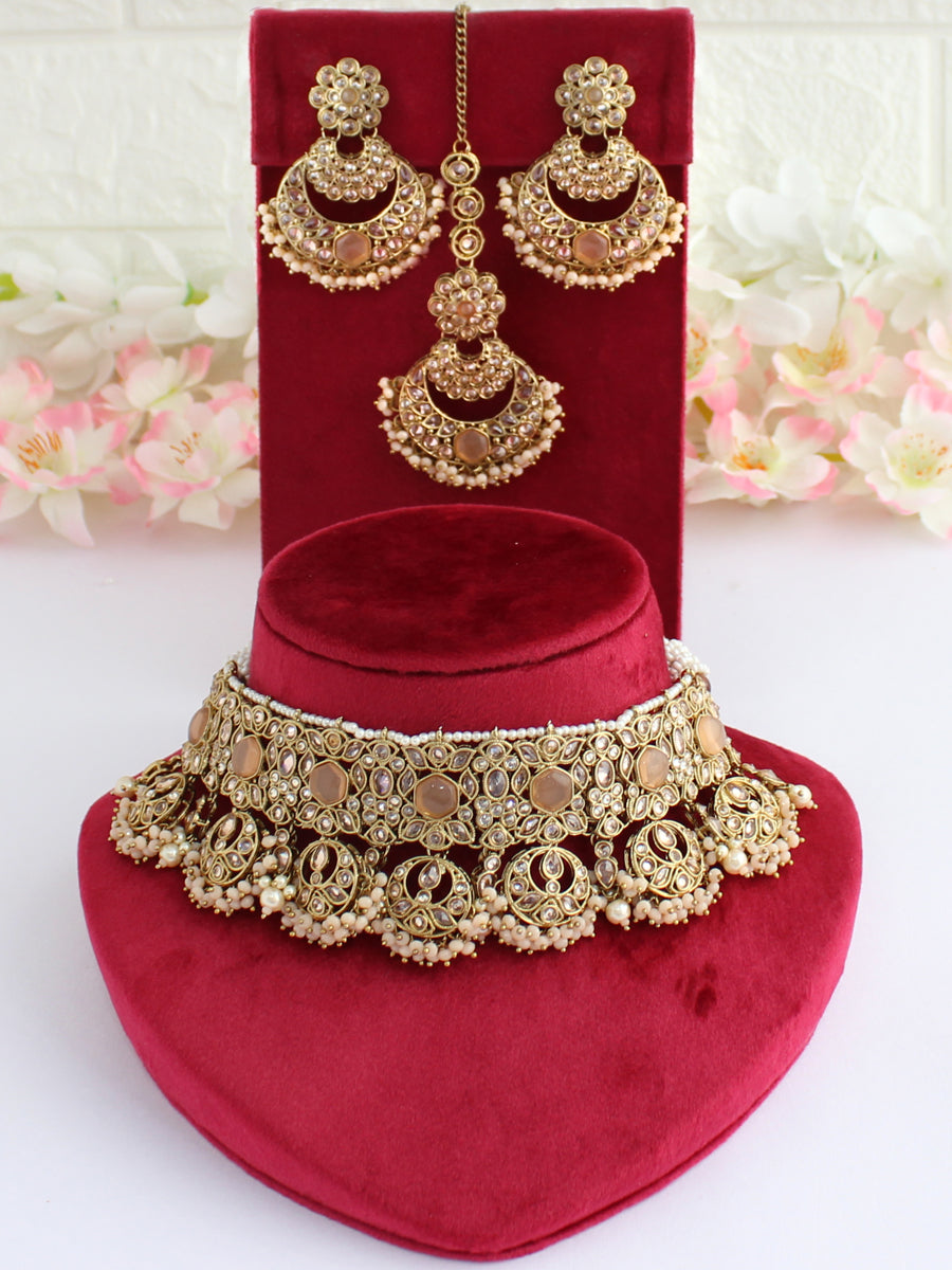 Mansi Necklace Set