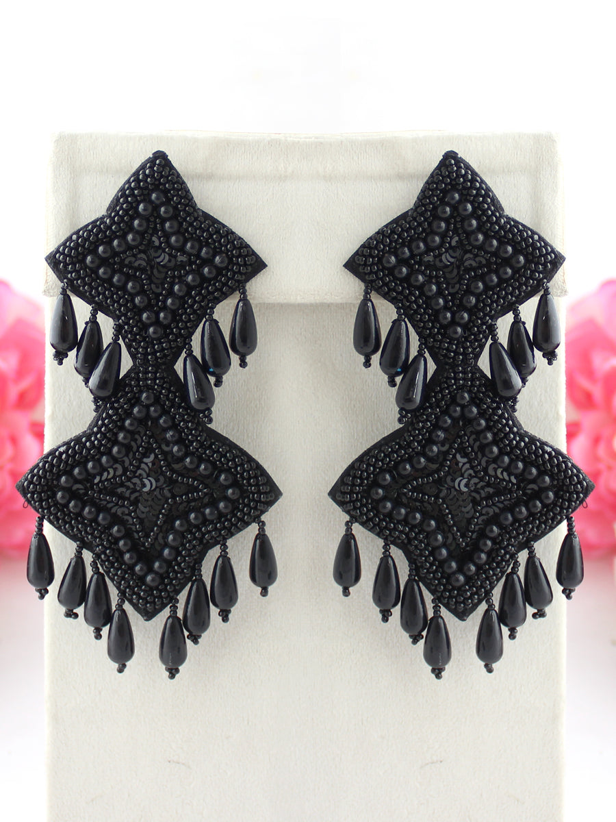 Amyra Earrings-Black