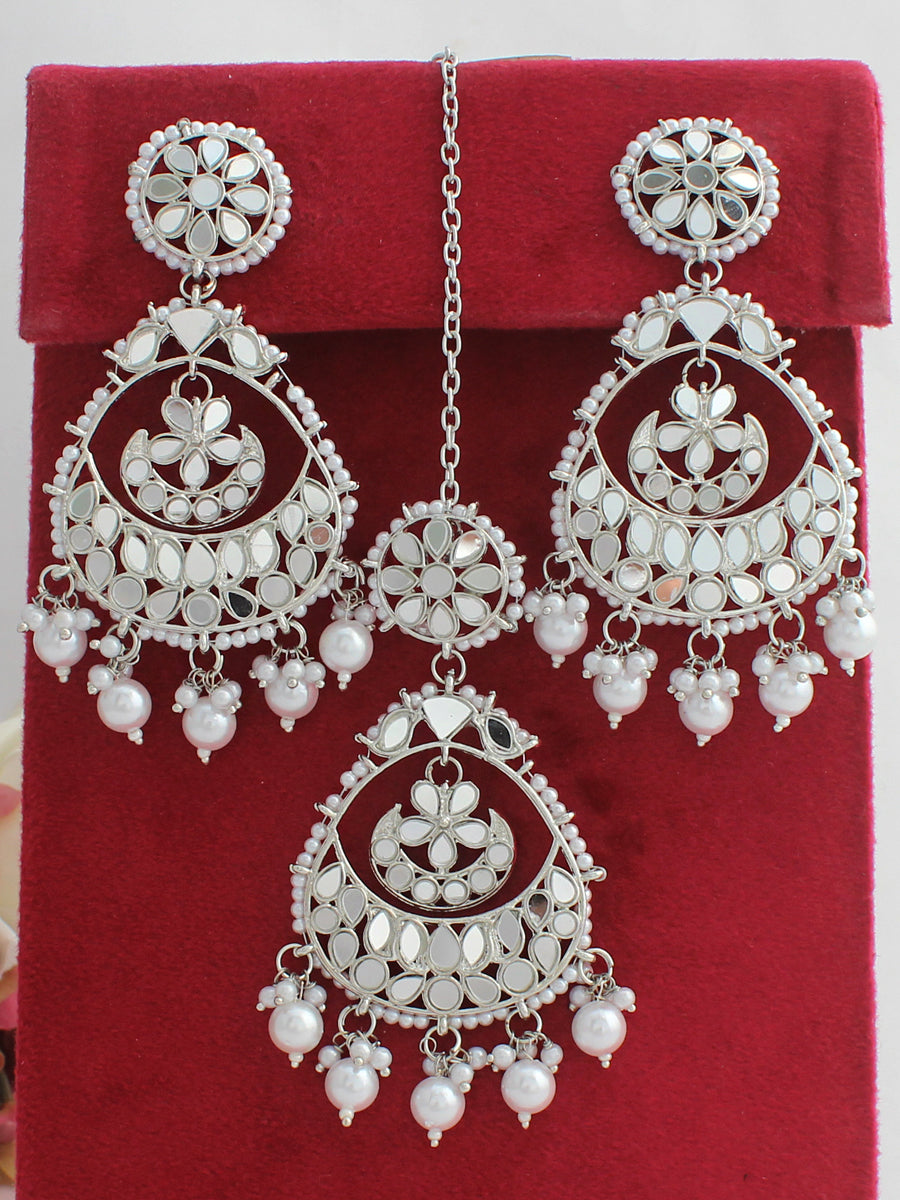 Naaz Earrings & Tikka