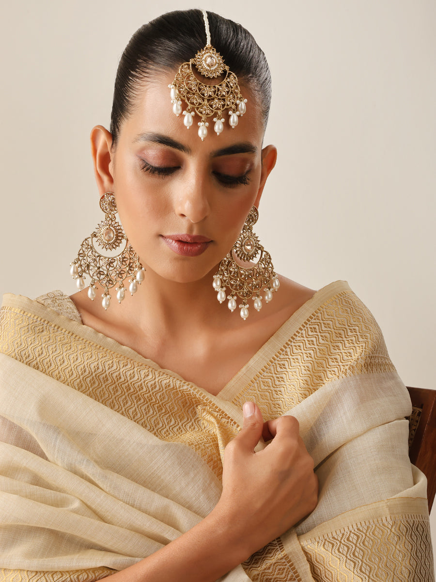 Aparna Earrings & Tikka