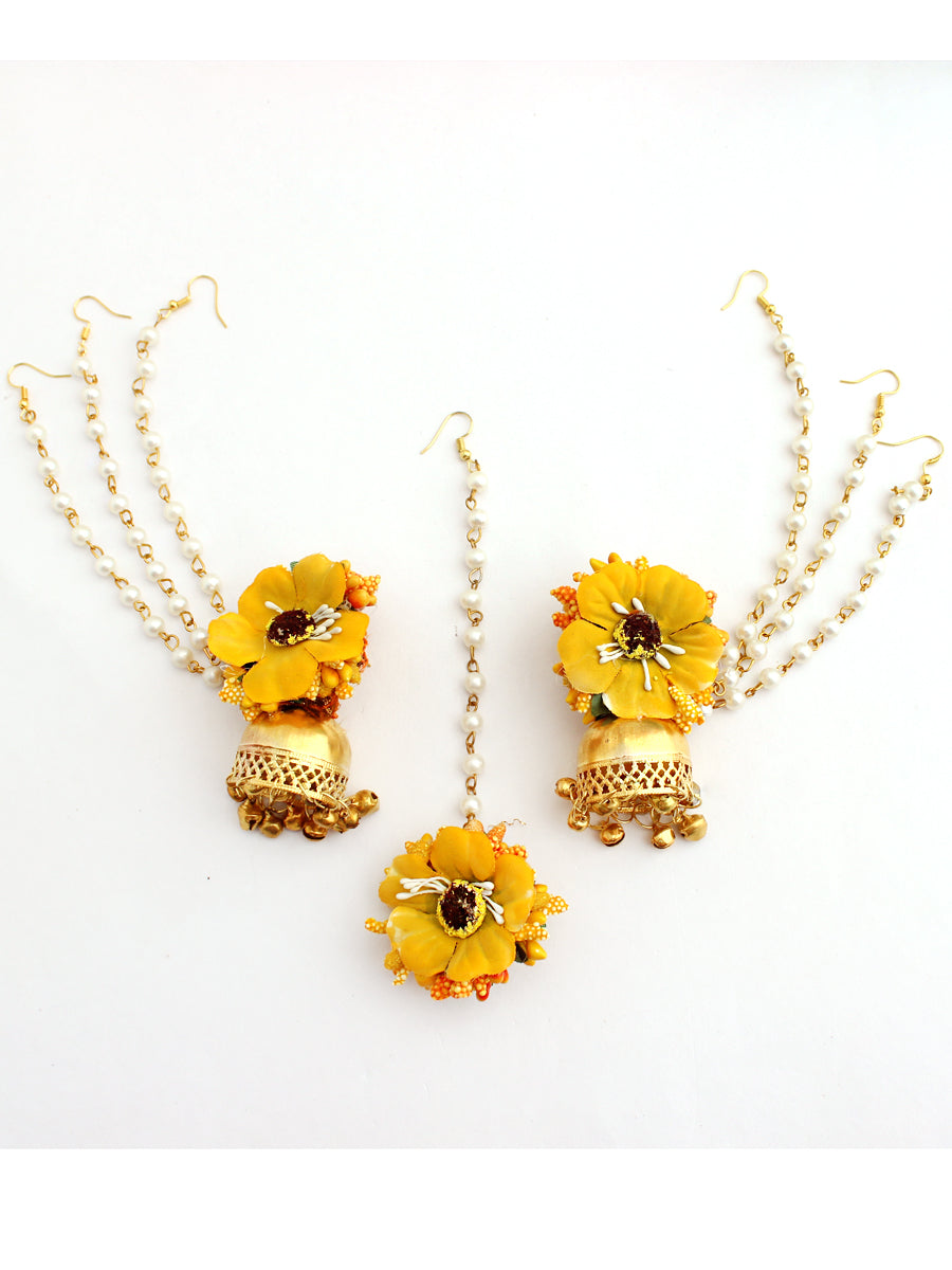 Akansha Floral Earrings & Tikka