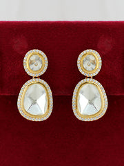 Malvika Earrings golden