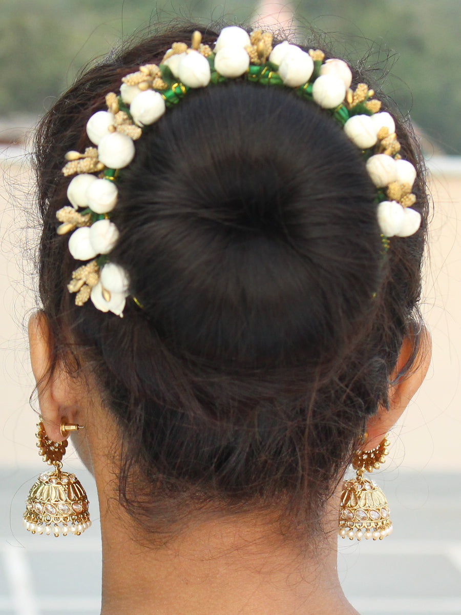 Zeenat Artificial Flowers Hair Bun Bridal Gajra-White