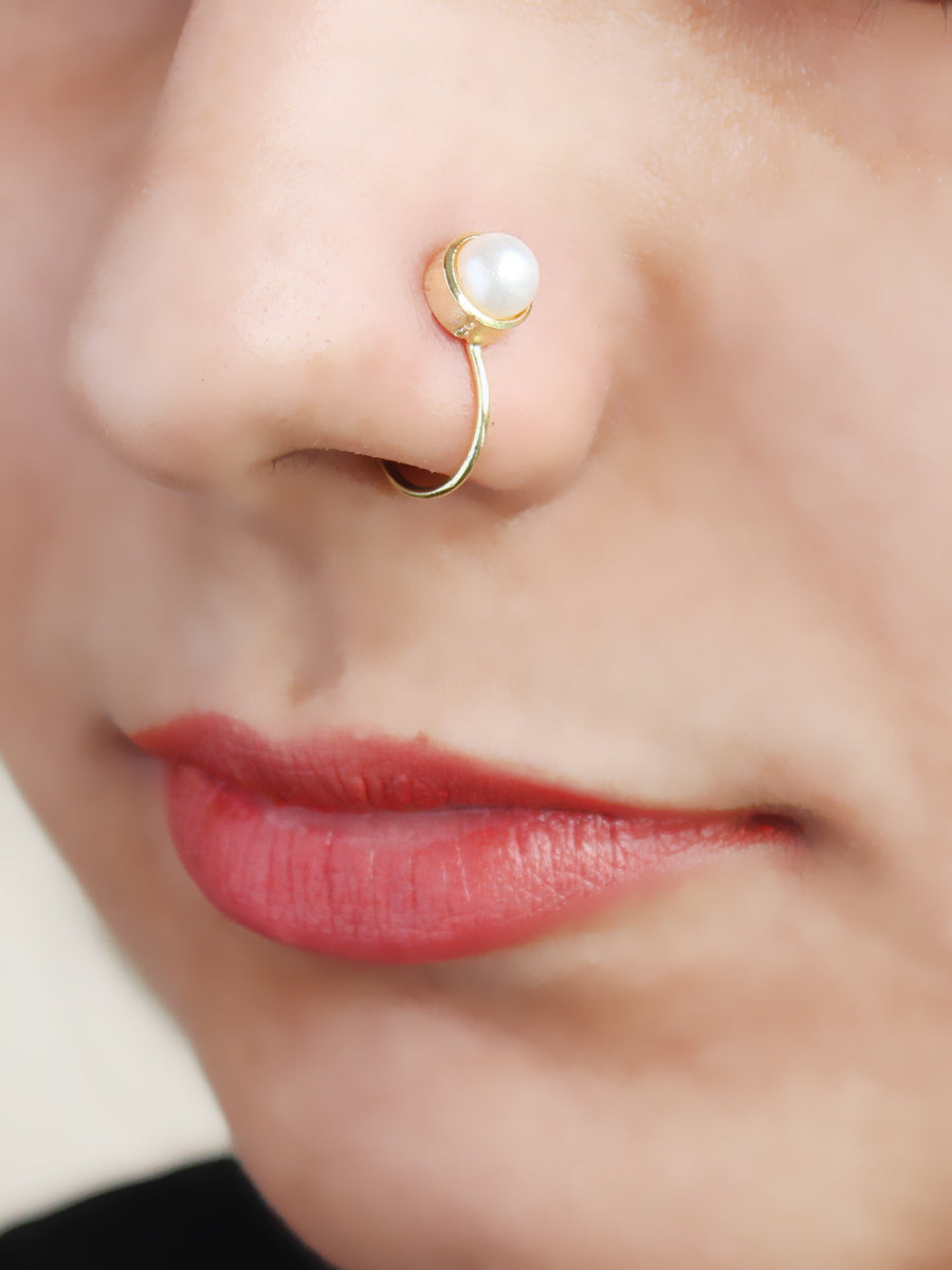 Modern Nose Pin Designs at Best Price at Candere by Kalyan Jewellers.