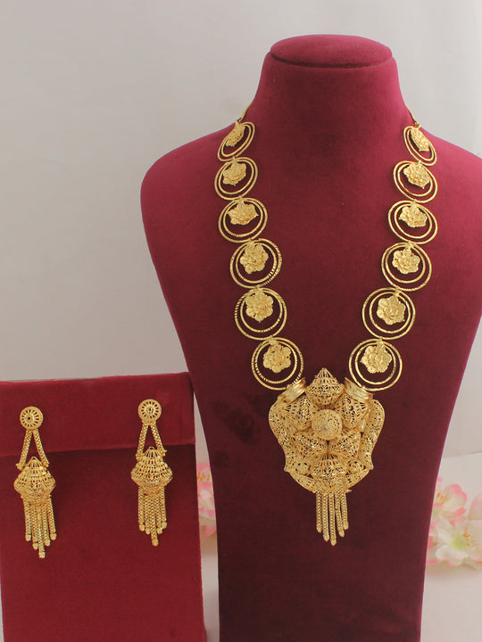 Kavita Necklace Set-Golden
