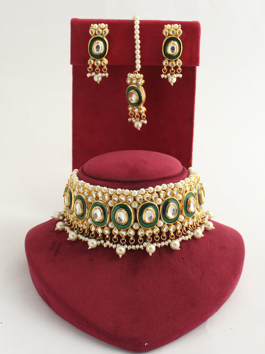 Apoorvi Choker Necklace Set