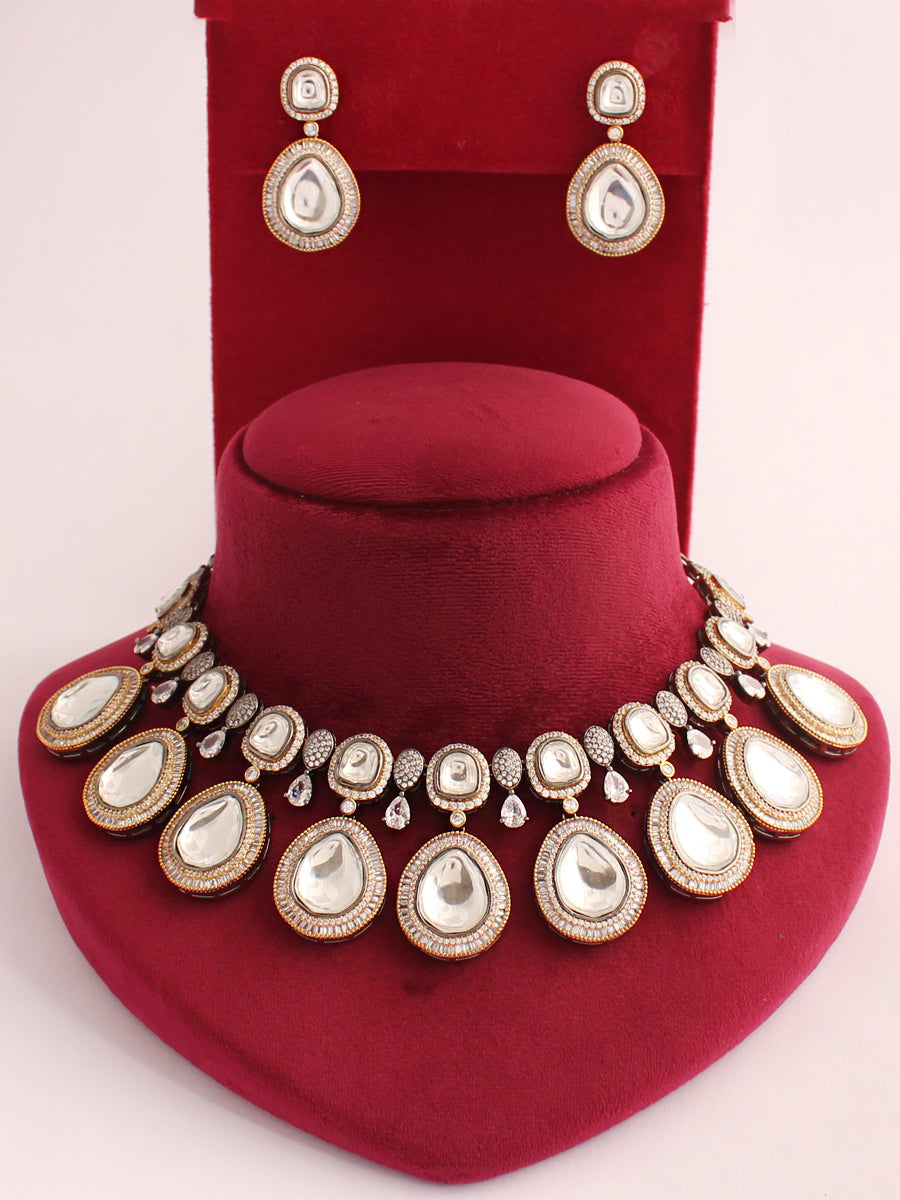 Oman Necklace Set-Metallic