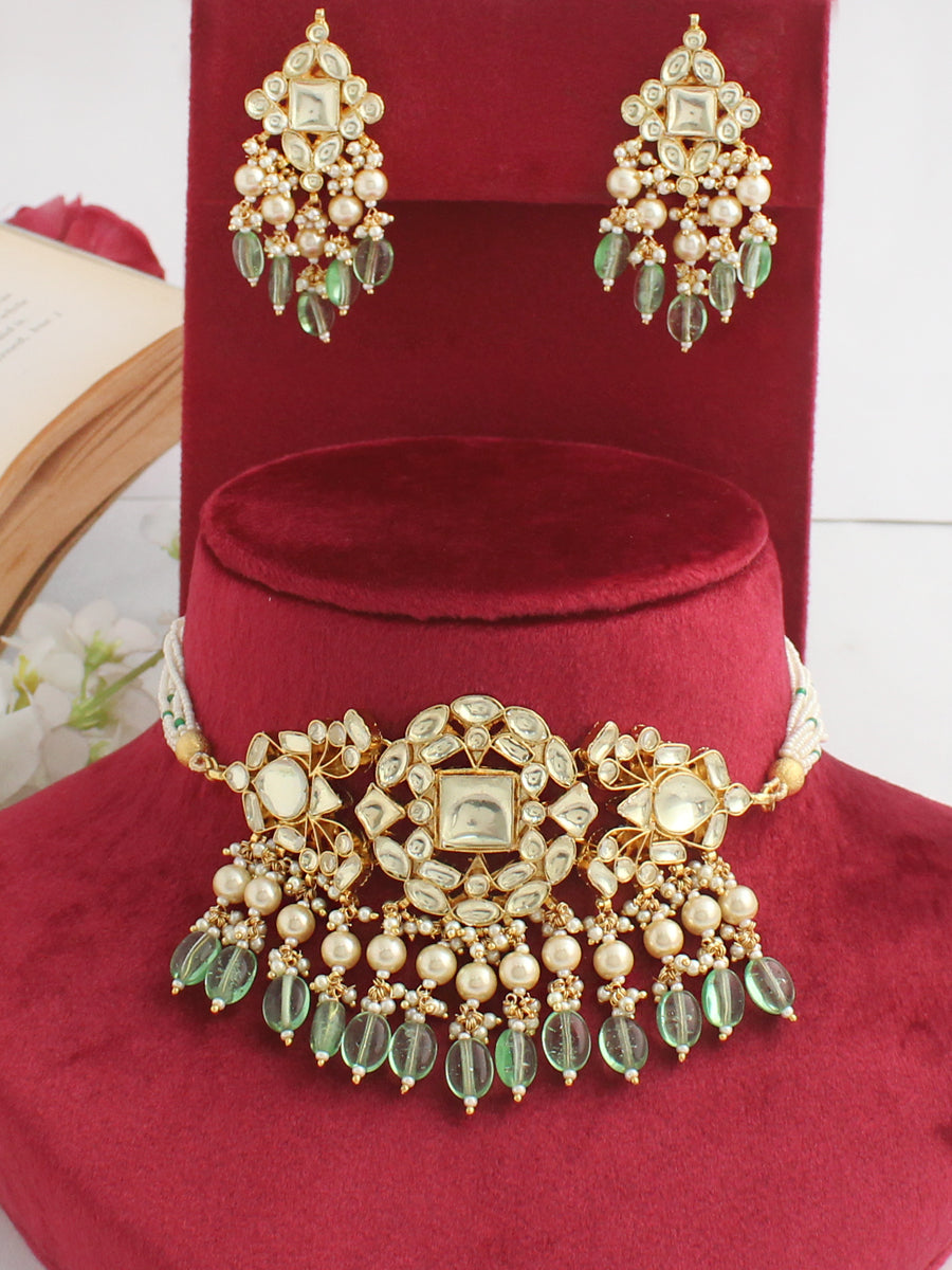 Raavi Necklace Set