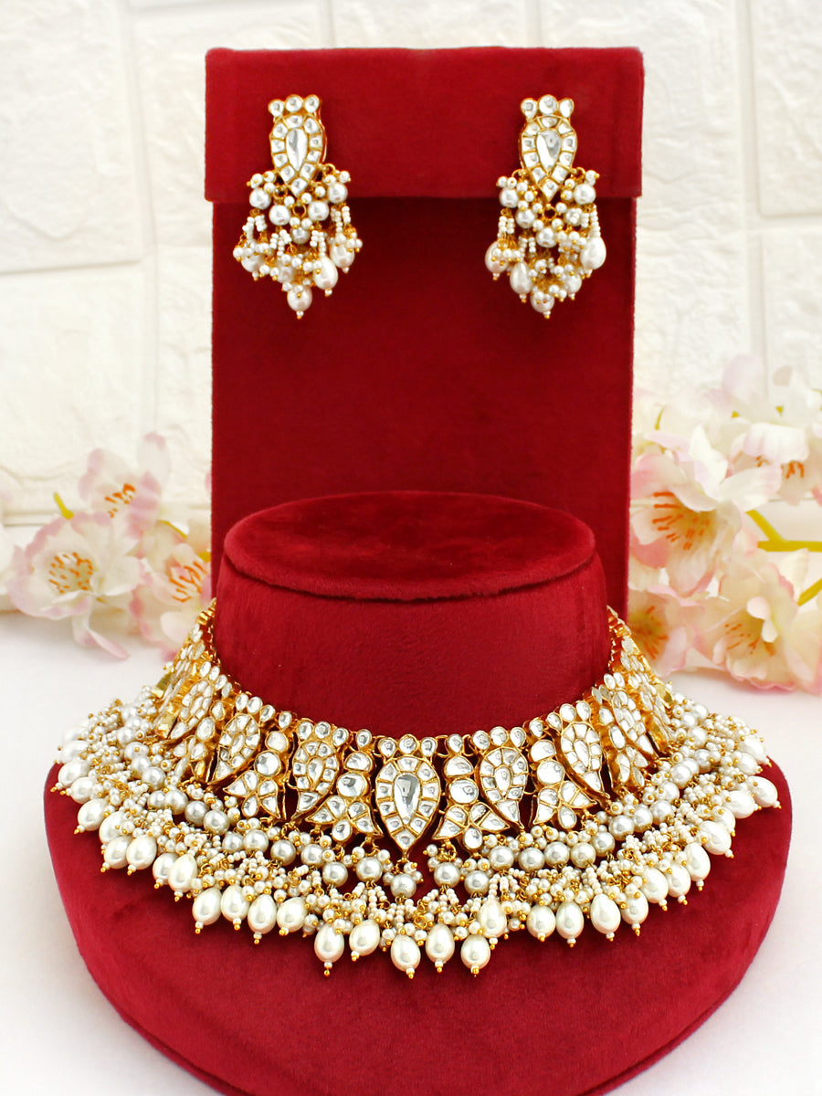 Kanishka Necklace Set